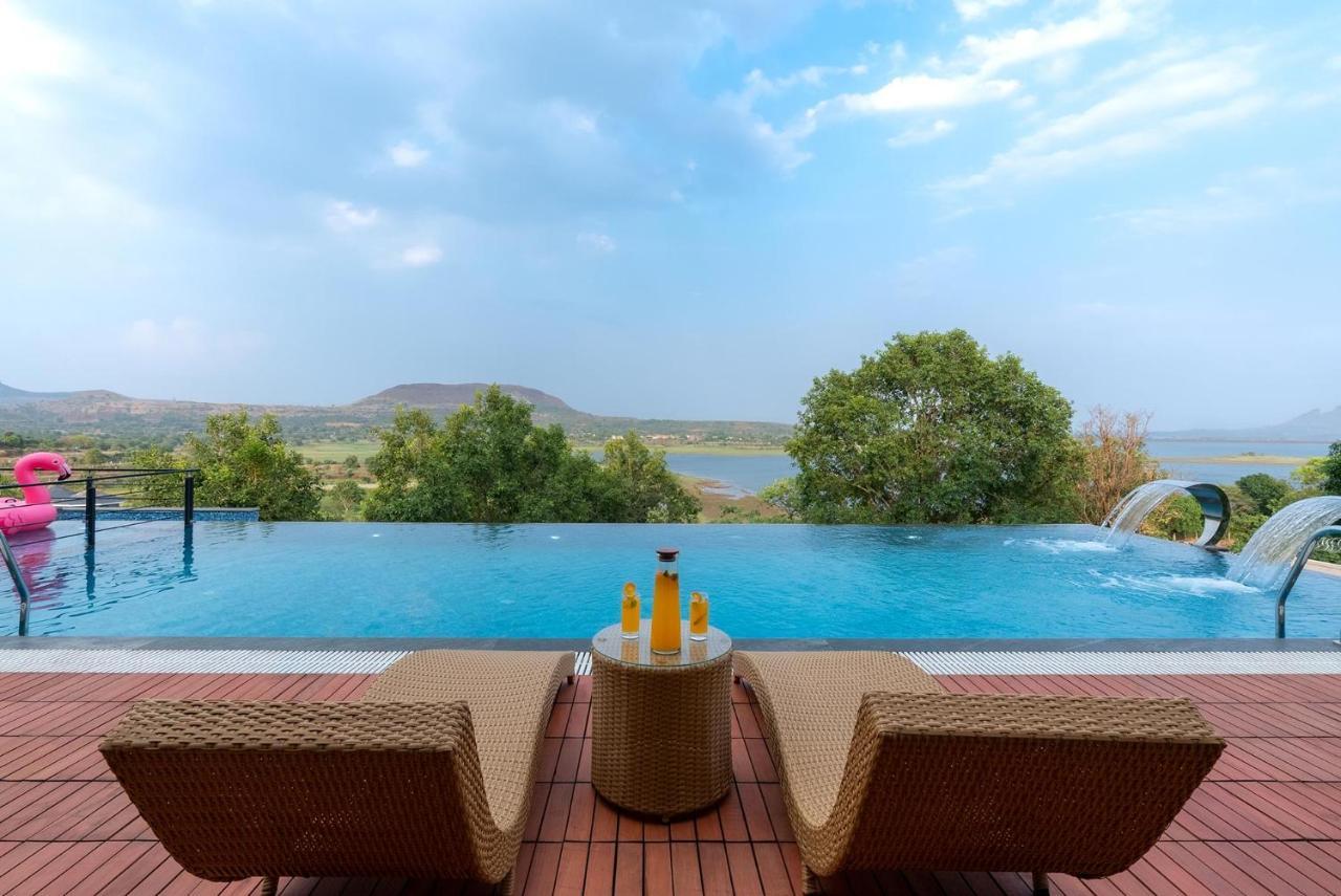 Pearl Lakeview Mansion By Stayvista - Lakeside Villa With Infinity Pool, Jacuzzi, In-House Theatre & Games Room Igatpuri Exterior foto
